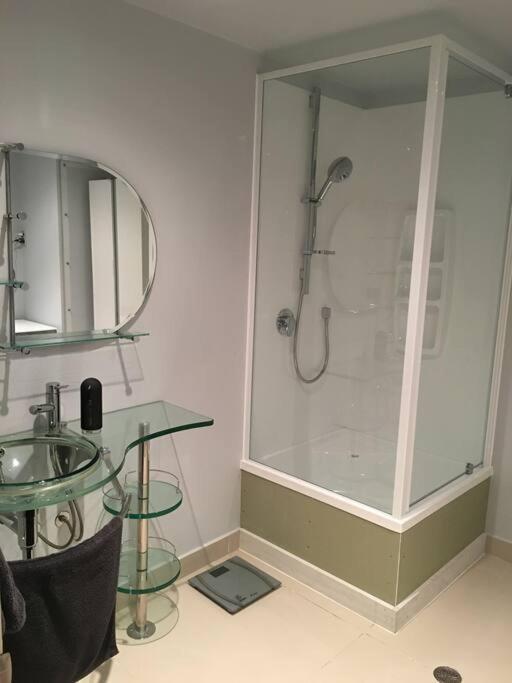 Outstanding Central Lambton Quay Apartment เวลลิงตัน ภายนอก รูปภาพ